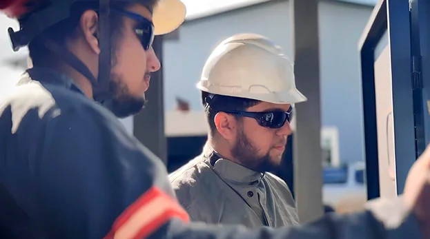 Técnicos da Set Energia em campo com EPIs